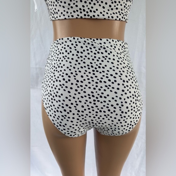 Old Navy black and white polka dot high-waisted bikini set from Old Navy - Picture 7 of 7